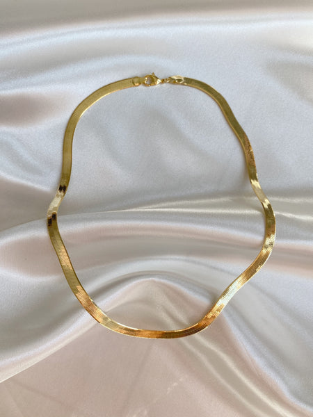 Alaia Chain (24k yellow gold) – S t a r l i t e