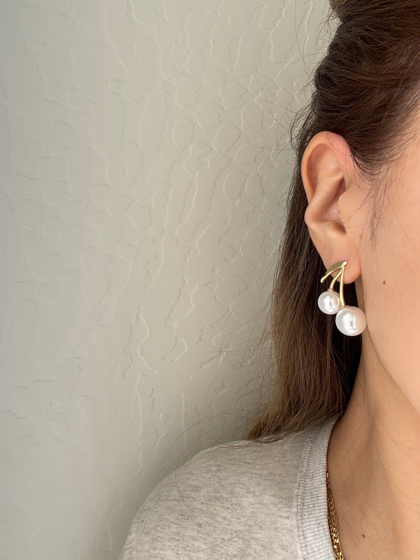 CHERRY PEARL EARRINGS